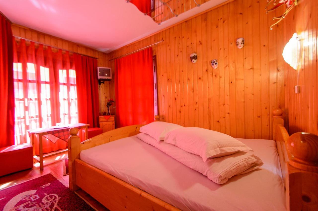 Rem'S Pension Rîşnov Luaran gambar