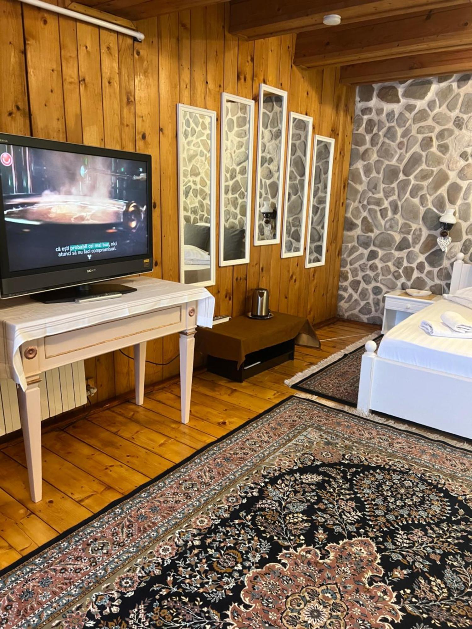 Rem'S Pension Rîşnov Luaran gambar